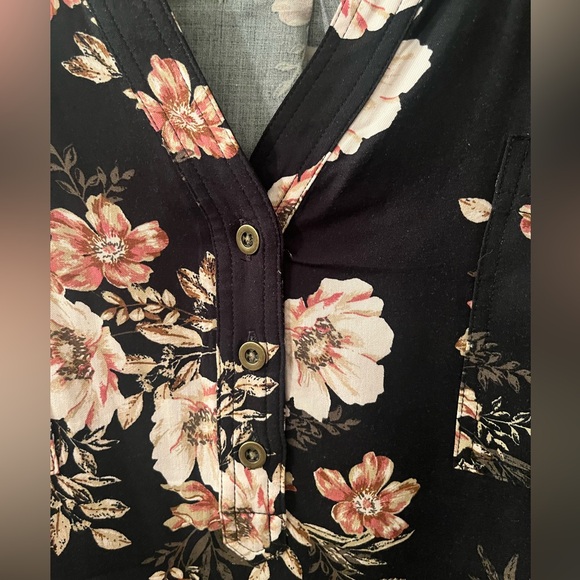Torrid Black and Pink Floral Blouse - Picture 7 of 11